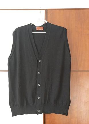 Вовняна жилетка