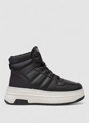 Кросівки жіночі зимові на хутрі, колір чорно-білий