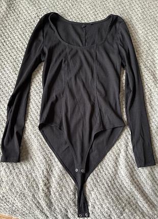 Чорне базове боді в рубчик з ефектом корсету приталено