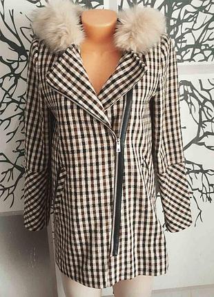 Жіноча куртка з штучним хутром