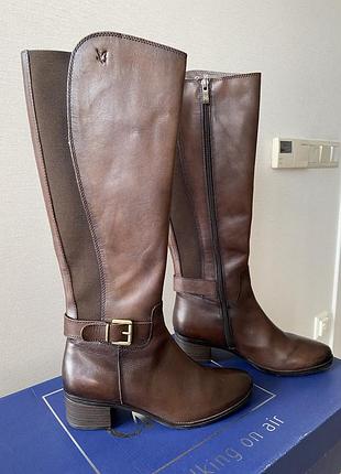 Чоботи жіночі caprice високі 37 коричневі демісезонні на невисокому підборі