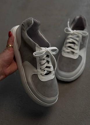 Кросівки з натуральної шкіри та замші з розширеним передком