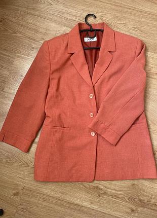 Жіночий піджак