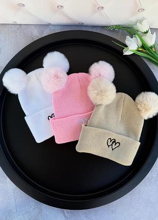 Демісезонна шапка на дівчинку