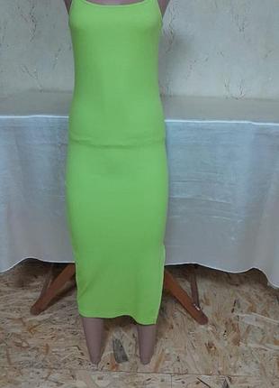 Медное платье сарафан рубчик салатовый неоновый яркий разрез на ноге