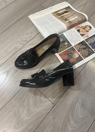 Лакові туфлі лофери від mexx p. 37