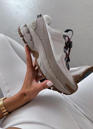 Кросівки nike zoom voomero roam summit white-light bone