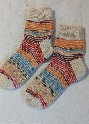 Детские теплые носки ручной работы из ночной шерсти.
