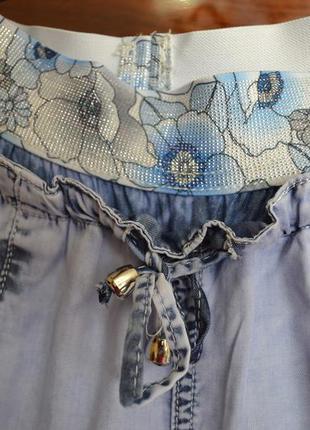 Стильные штаны джинс