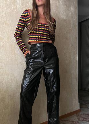 Кожаные лаковые брюки от primark