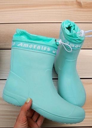 Легкі, яскраві чобітки з антибактеріальними устілками з ева