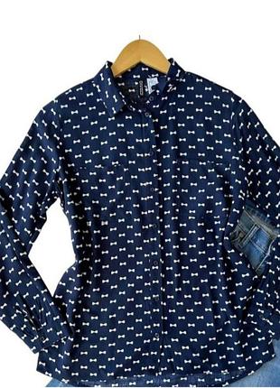 Женская рубашка, размер s/m, бренда h&amp;m 
вискоза 
стан хороший 
полуобхват груди 55 см.
рукав 55 см.
плечи 41 см.
длина 68 см.