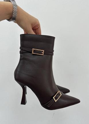 Черевики жіночі