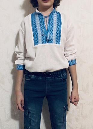 Сорочка вишиванка хлопчику 146-150 біло-голуба, блакитна вишивка - льон