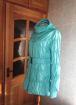 Мом - яркая, стеганая, теплая зимняя куртка. пуховик - наполнитель пух 100 %. р. 44-48