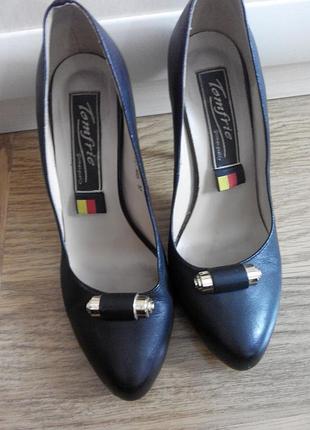 Туфлі tomfrie на високих підборах