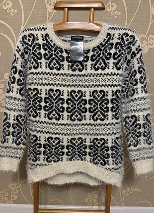 Очень красивый и стильный брендовый свитерок 24.