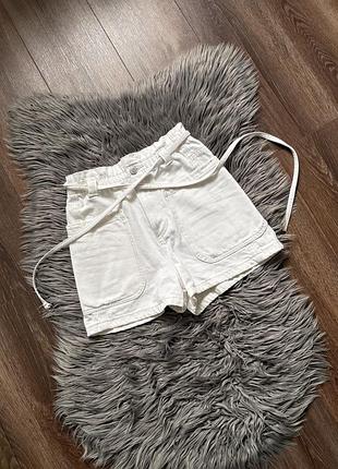Стильні джинсові шорти zara з кишенями