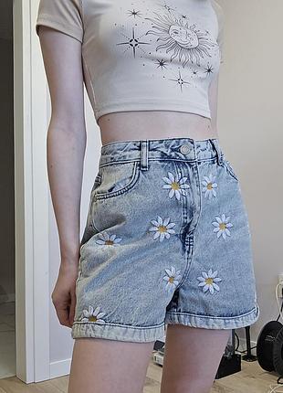 Шорты джинсовые с цветочками