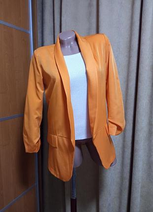 Жіночий жакет блейзер італія s