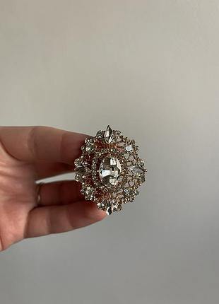 Металева брошка «королівська діамантова вуаль»