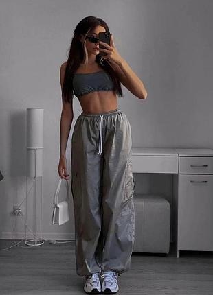 Жіночі брюки карго з накладними кишенями плащівка