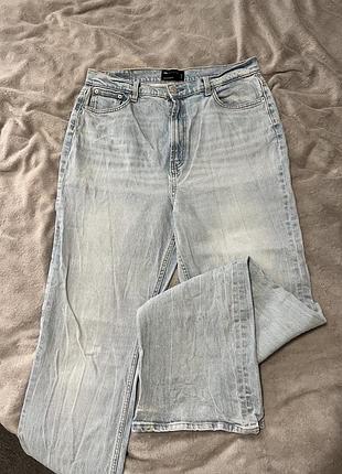 Жіночі прямі джинси