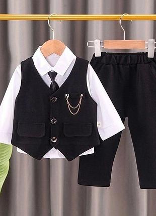 Костюм тройка с галстуком