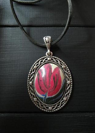 Кулон с цветком тюльпаном