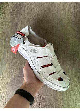 Кожаные босоножки