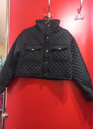 Укороченная стеганная деми куртка