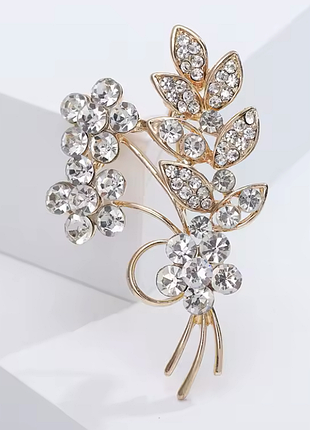 Брошь цветочная с камушками