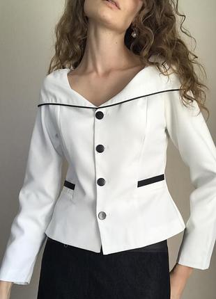 Білий елегантний жіночий жакет на весну осінь в офіс сучасний
