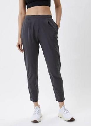 Легкі спортивні штани uniqlo