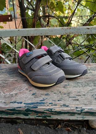 Детские кроссовки для девочки
