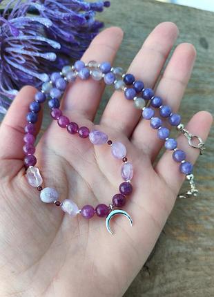 Авторское ожерелье ручной работы из натурального камня с подвеской клубника | сиреневое| (амметист, турмалин, халцедон)