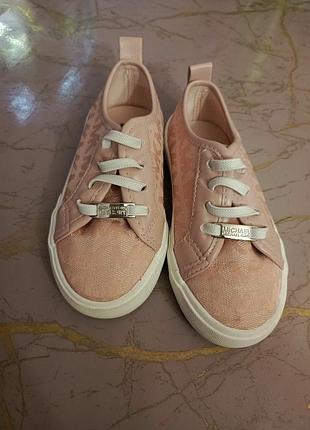 Зручні кеди . в ідеальному стані. майже не ходили . розмір 25 устілка 15 см