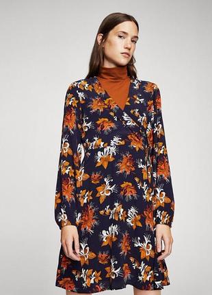 Платье с ложным запахом