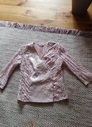 Неймовірної краси кружевнв блуза