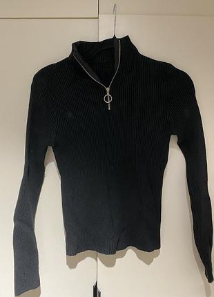 Кофта з горловиною на замку