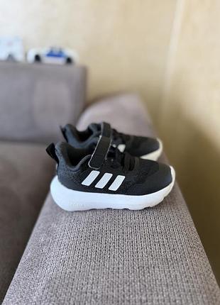 Кросівки adidas