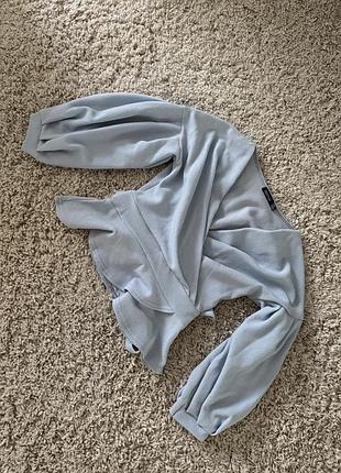 Блакитна блуза