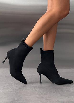 В наявності демісезонні ботильйони текстиль стрейч чорні 35-39р