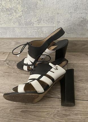 Шкіряні босоніжки  paul andrew