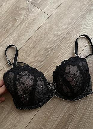 Бюстгальтер