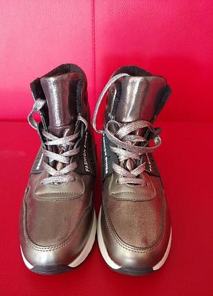 Ботинки кроссовки