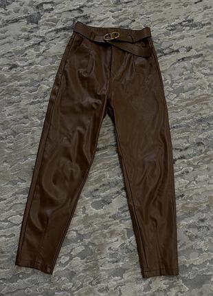 Шкіряні коричневі штани