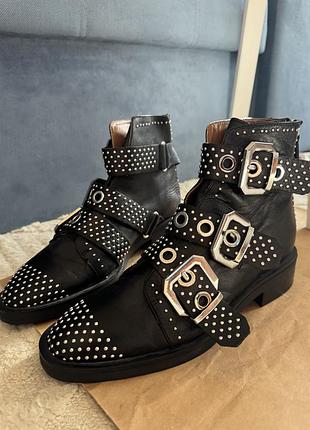 Жіночі стильні ботинки zara оригінал 39 р