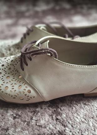 Ботинки бренда clark's, 26 стелька, кожаные на низком каблуке, шнуров, цвет светлый беж
