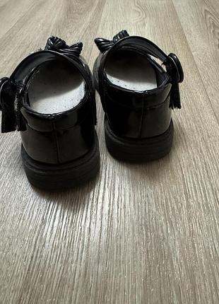 Дитячі чорні туфлі